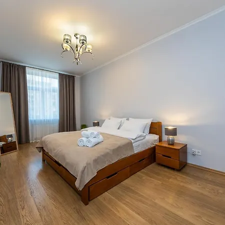 Khreschatyk. Independence Sq. 2 Br * Kiew