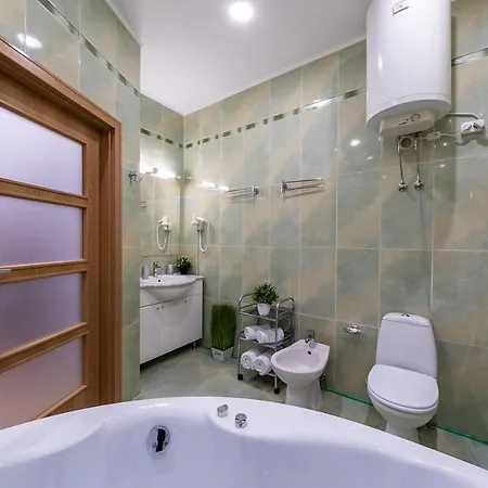 Khreschatyk. Independence Sq. 2 Br *